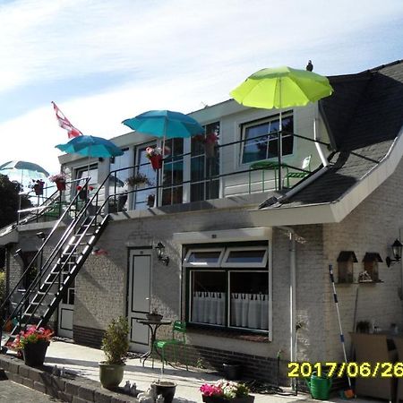 Bed and Breakfast De Duiventil Zegge Экстерьер фото